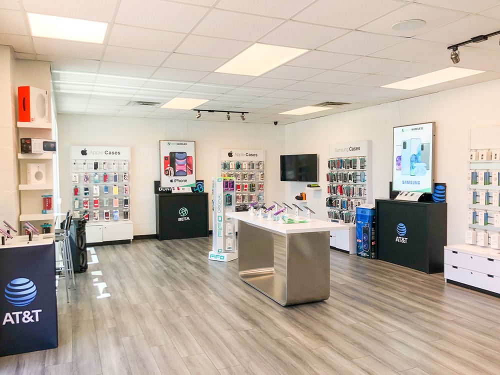 Versatile Space on Busy Coursey Blvd: 12055 Coursey Blvd, Baton Rouge, LA 70816
